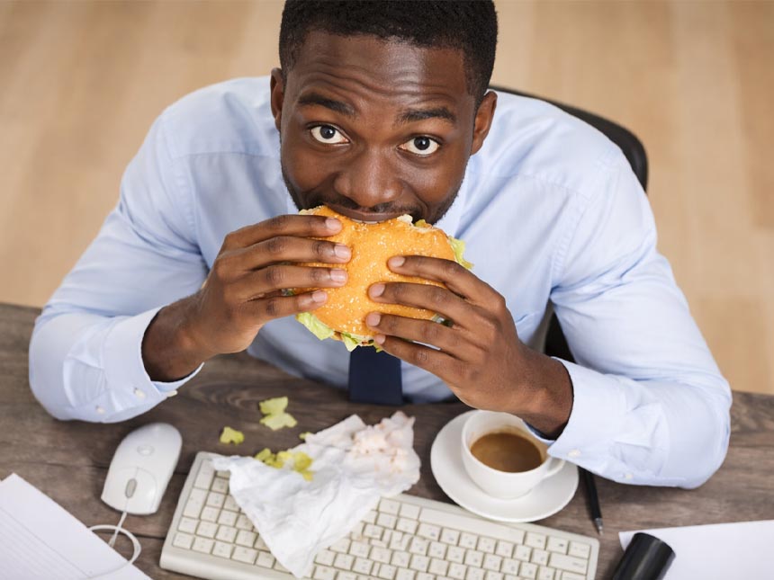 Manger au bureau